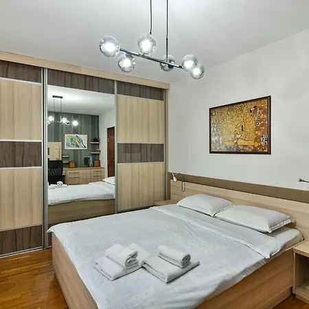 Budget Flat In Апартамент