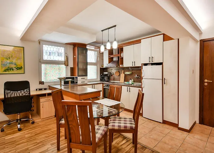 Διαμέρισμα Budget Flat In